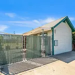 Martha\'S Cottage